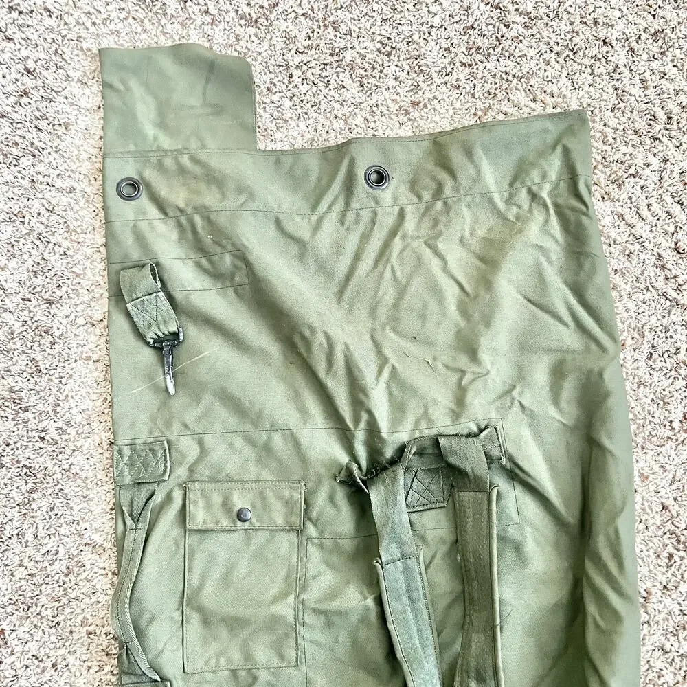 Military Duffle Bag, OD Green Nylon Sea Bag Carry Straps Army Duffel USGI Used